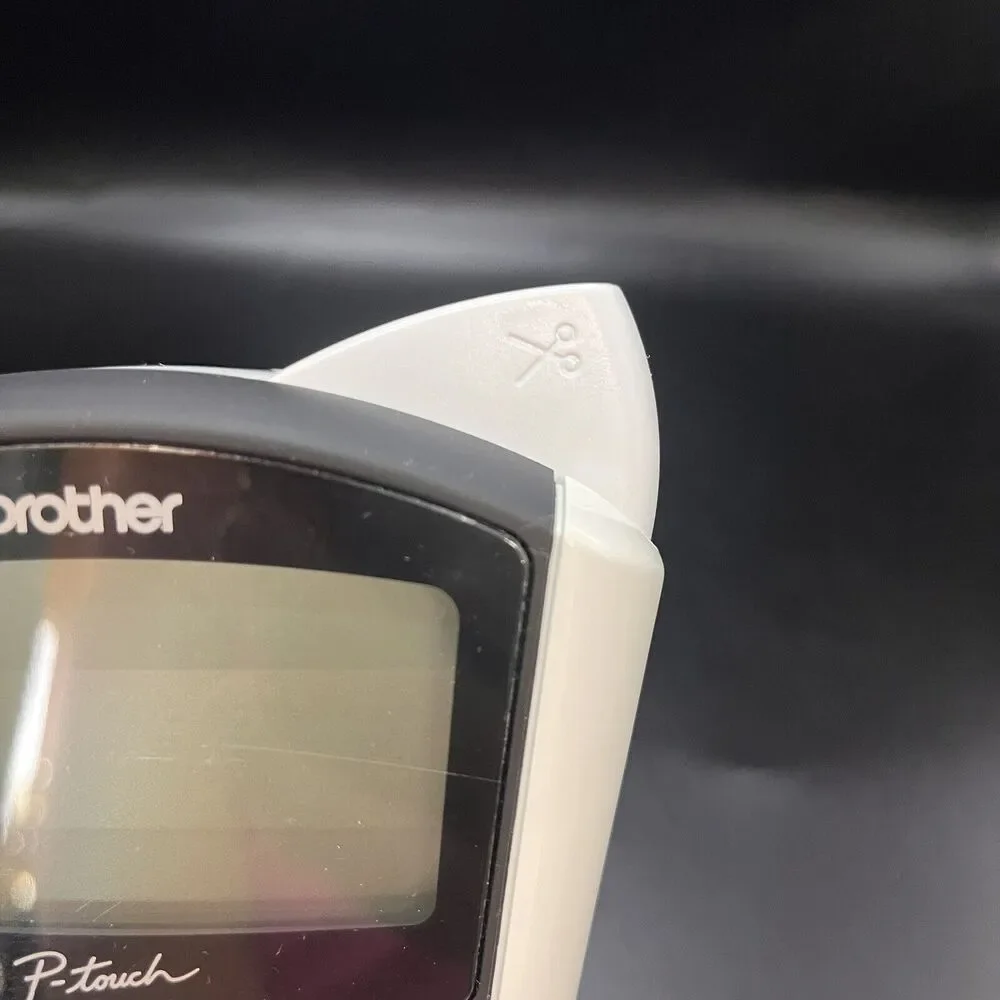 Brother P-Touch PT-1090BK Handheld Label Maker Office No Cable With Extra Tapes